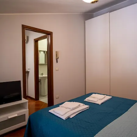Appartamento Guesthost - Comfy Flat X3 Near The Center